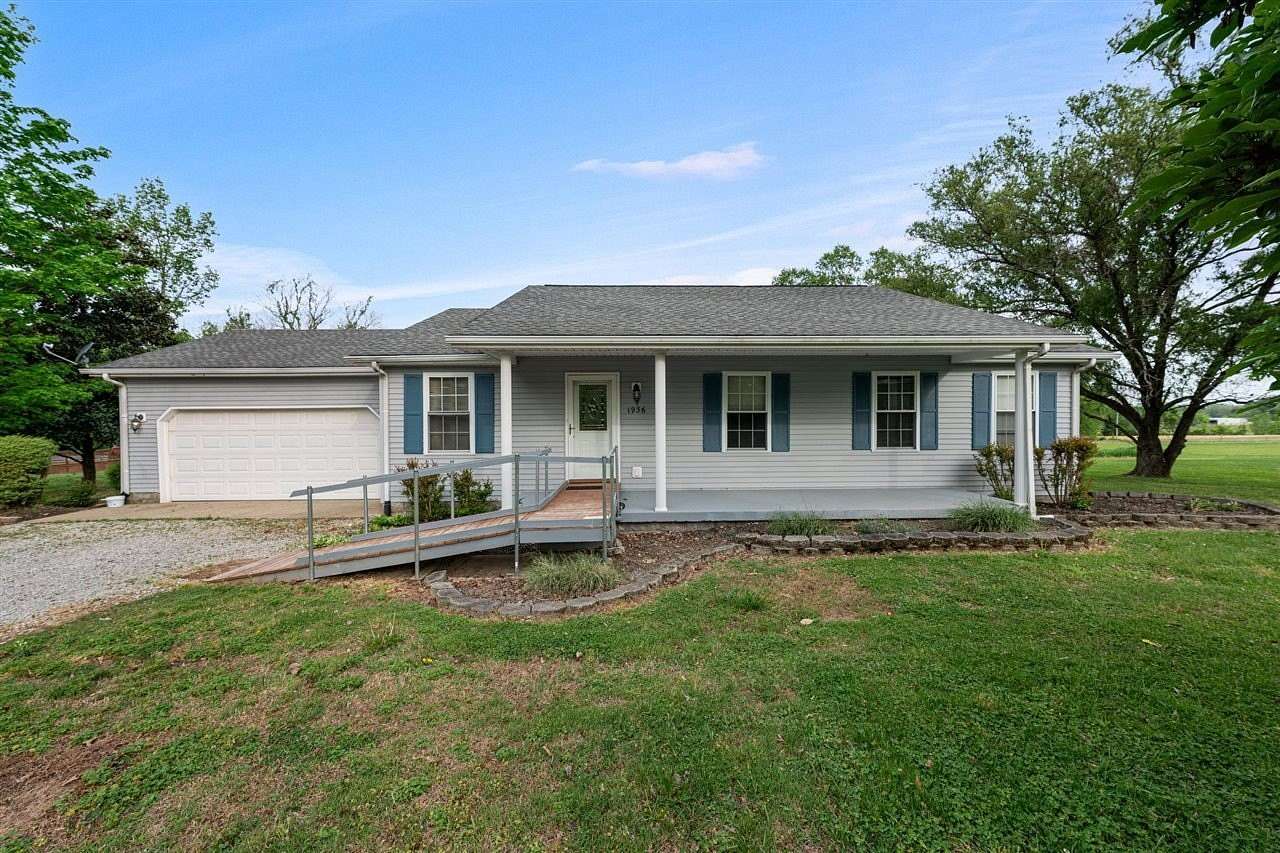 1.62 Acres of Land with Home for Sale in Oakland, Kentucky