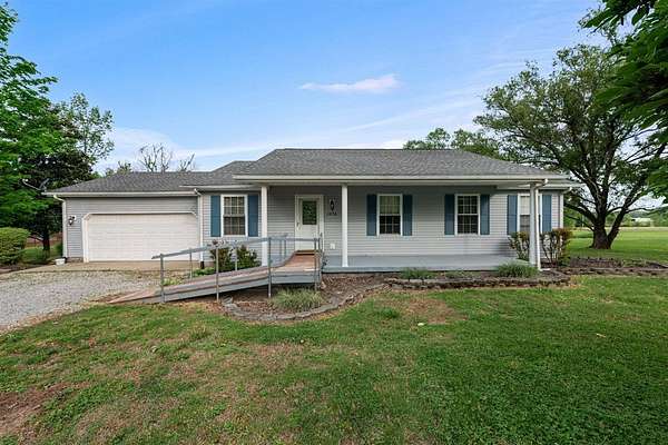 1.62 Acres of Land with Home for Sale in Oakland, Kentucky