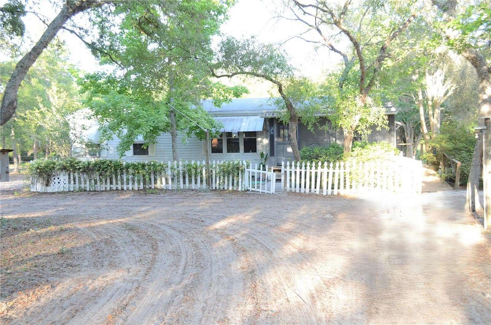 26.3 Acres of Land with Home for Sale in Ocklawaha, Florida