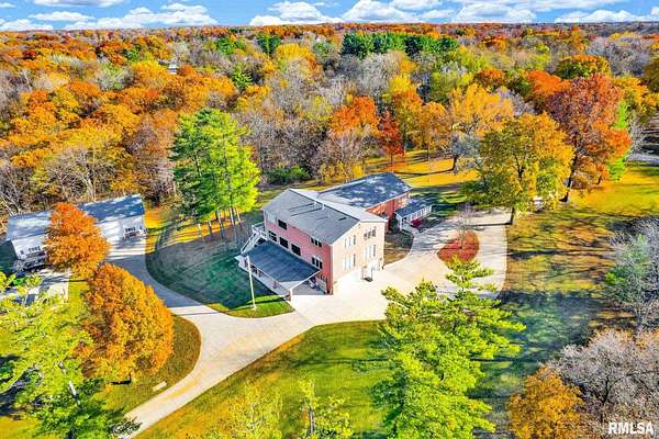 13.8 Acres of Land with Home for Sale in Washington, Illinois