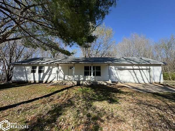 9.5 Acres of Land with Home for Sale in Pontoosuc, Illinois