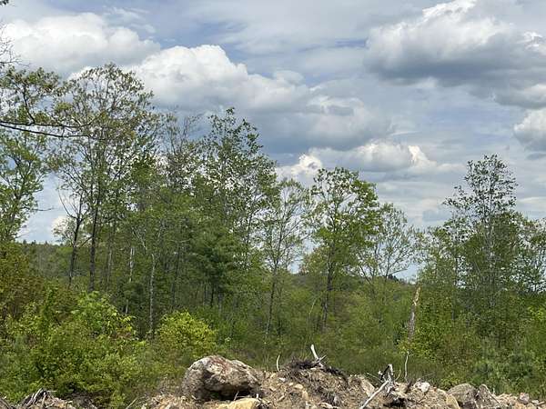 2.6 Acres of Residential Land for Sale in Waterboro, Maine