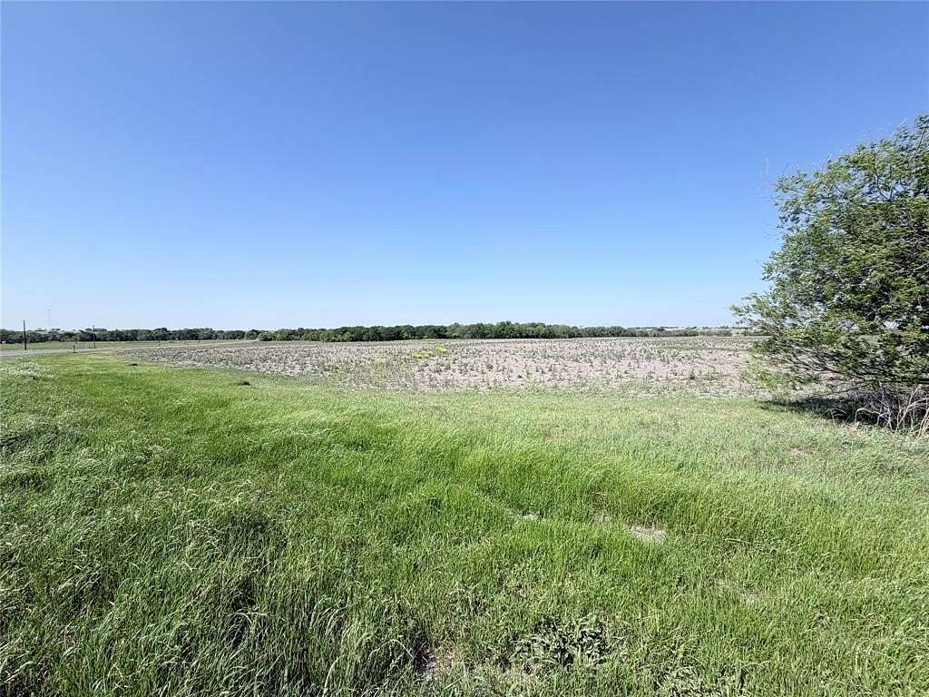 10 Acres of Recreational & Residential Land for Sale in Abbott, Texas
