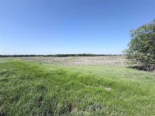 10 Acres of Recreational & Residential Land for Sale in Abbott, Texas