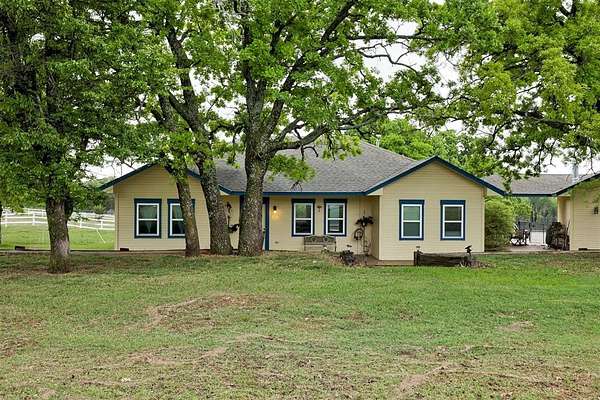 10 Acres of Land with Home for Sale in Alex, Oklahoma