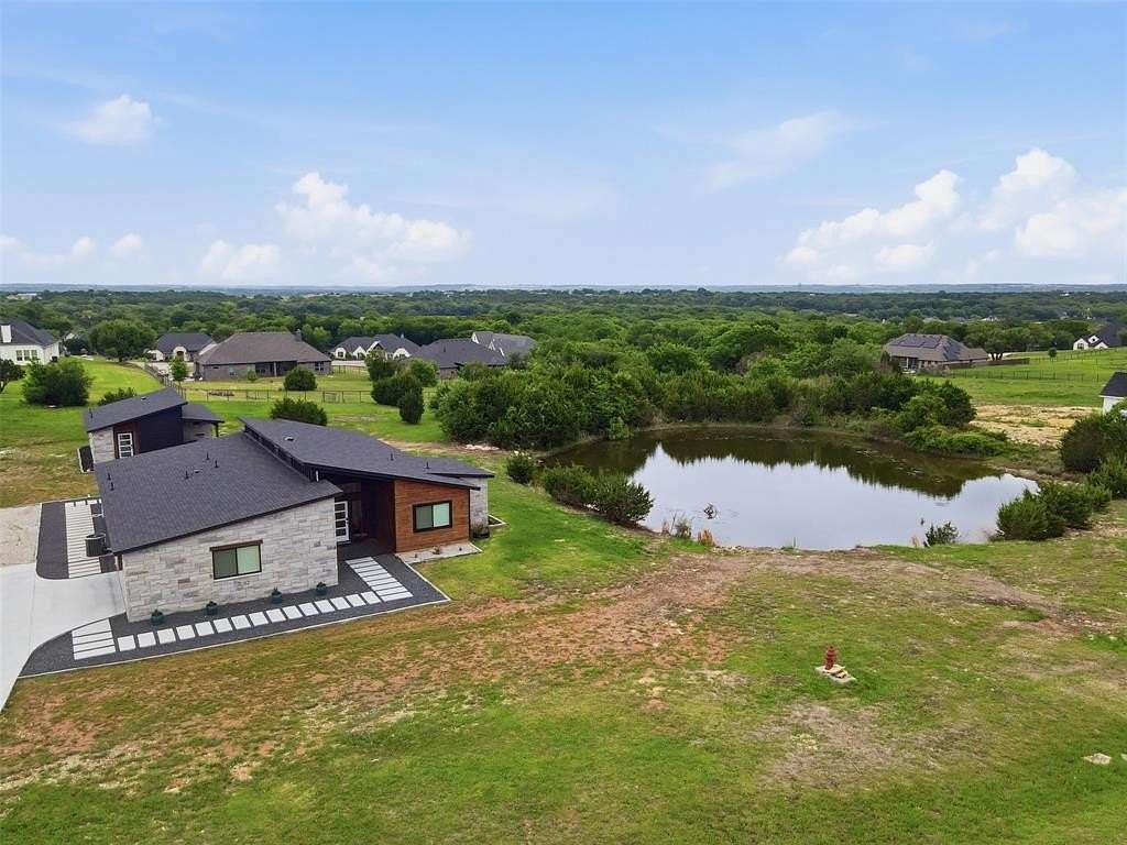 2 Acres of Land with Home for Sale in Granbury, Texas