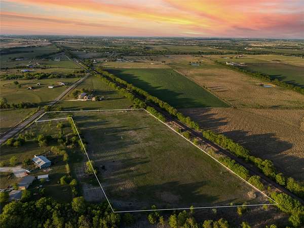 7.77 Acres of Residential Land for Sale in Moody, Texas