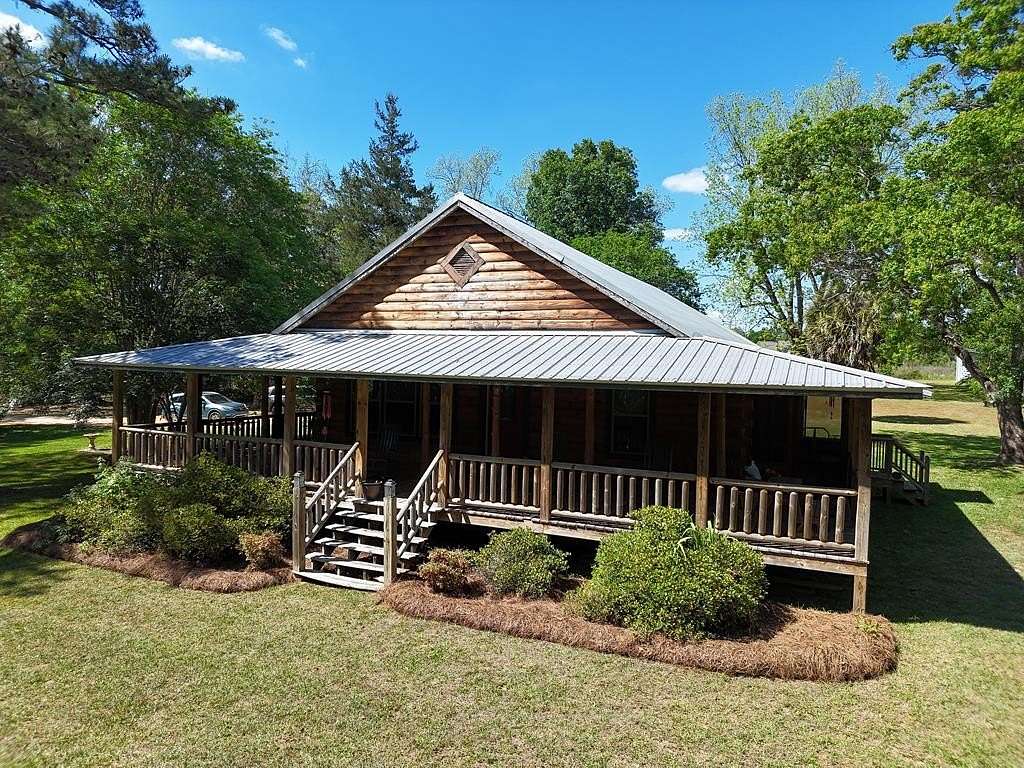 7.1 Acres of Land with Home for Sale in Cairo, Georgia