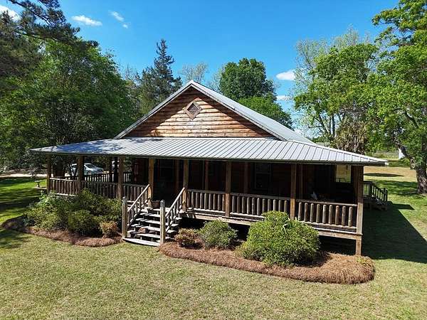 7.1 Acres of Land with Home for Sale in Cairo, Georgia