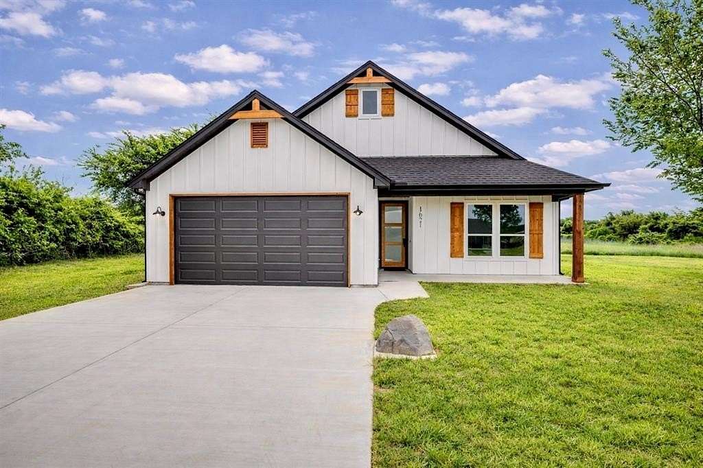 2 Acres of Land with Home for Sale in Boyd, Texas