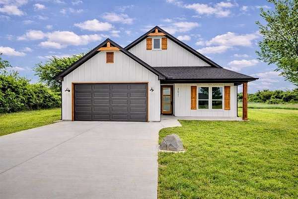 2 Acres of Land with Home for Sale in Boyd, Texas