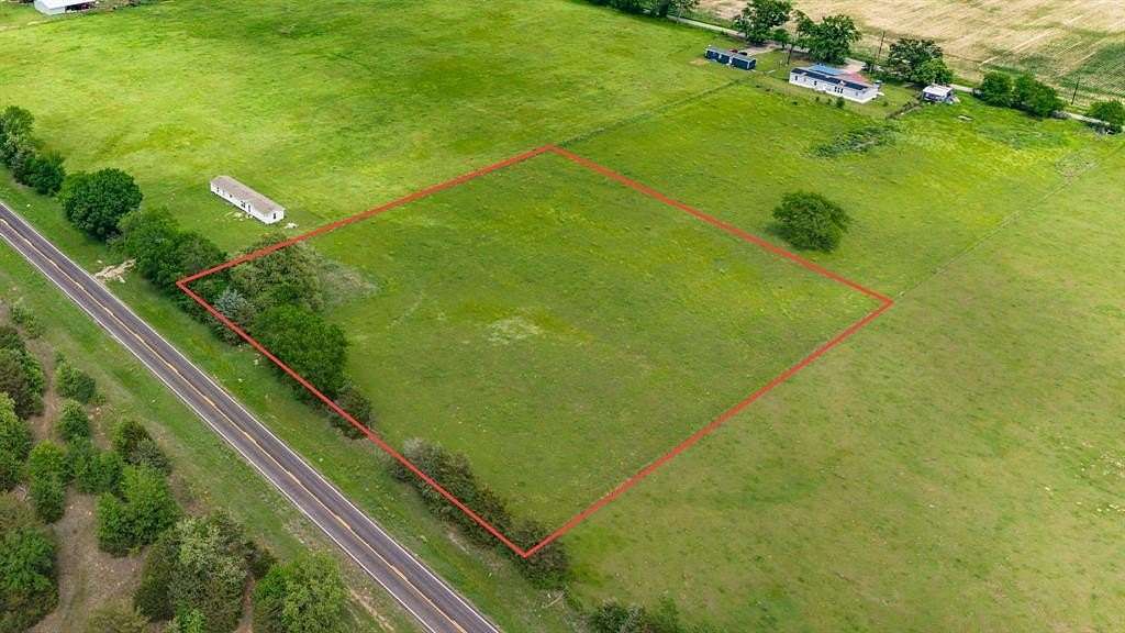 3 Acres of Residential Land for Sale in Cumby, Texas