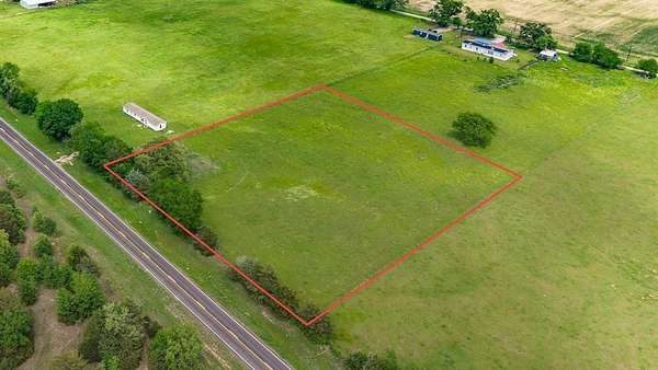 3 Acres of Residential Land for Sale in Cumby, Texas