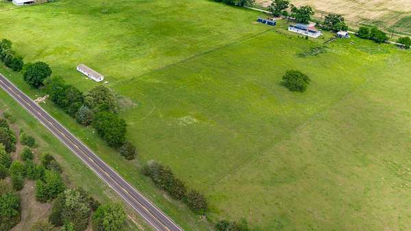 3 Acres of Residential Land for Sale in Cumby, Texas