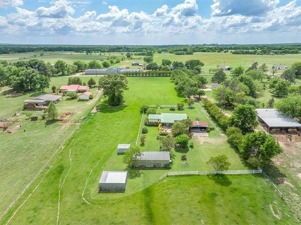10 Acres of Land with Home for Sale in Edgewood, Texas