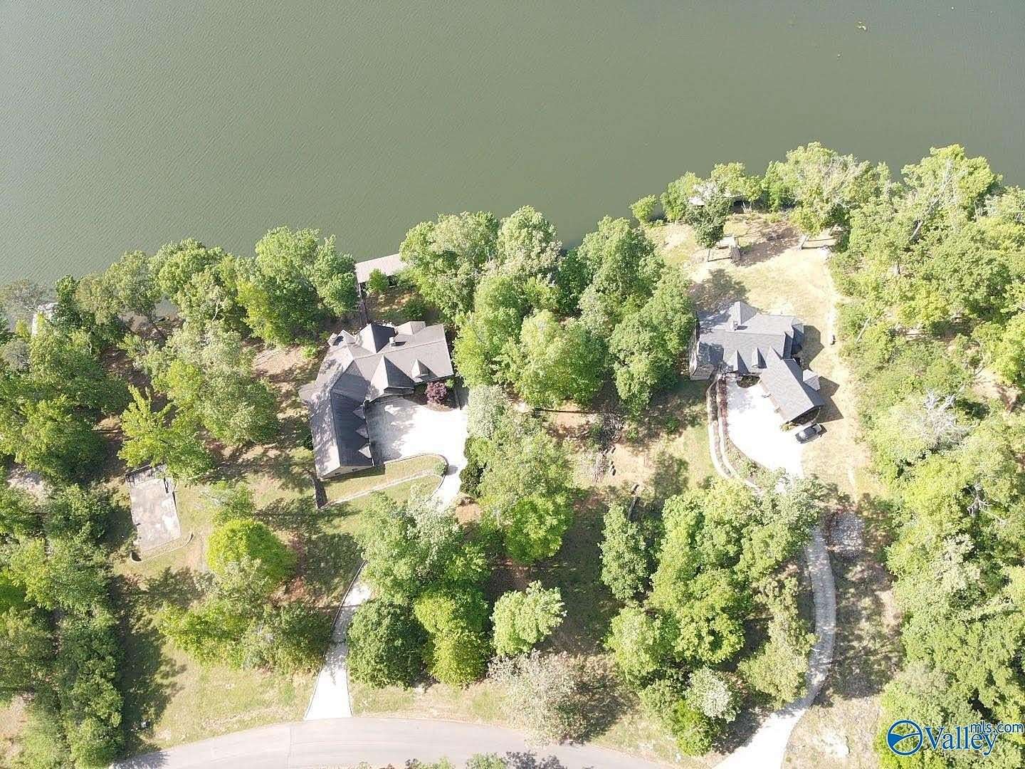 0.99 Acres of Residential Land for Sale in Scottsboro, Alabama