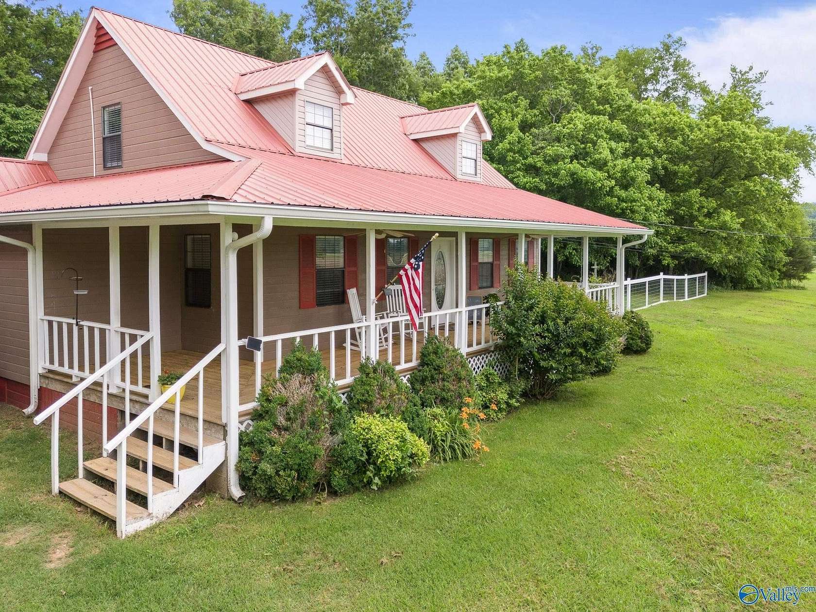 4.4 Acres of Land with Home for Sale in Woodville, Alabama