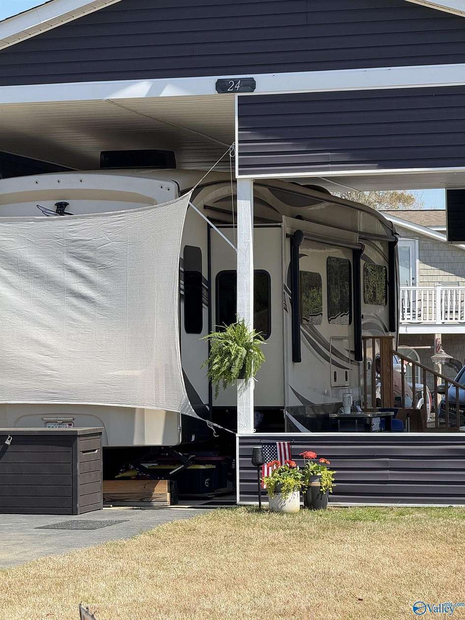 1 Acre of Land for Sale in Guntersville, Alabama