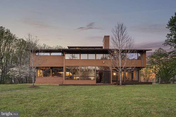 26.6 Acres of Recreational Land with Home for Sale in Washington, Virginia