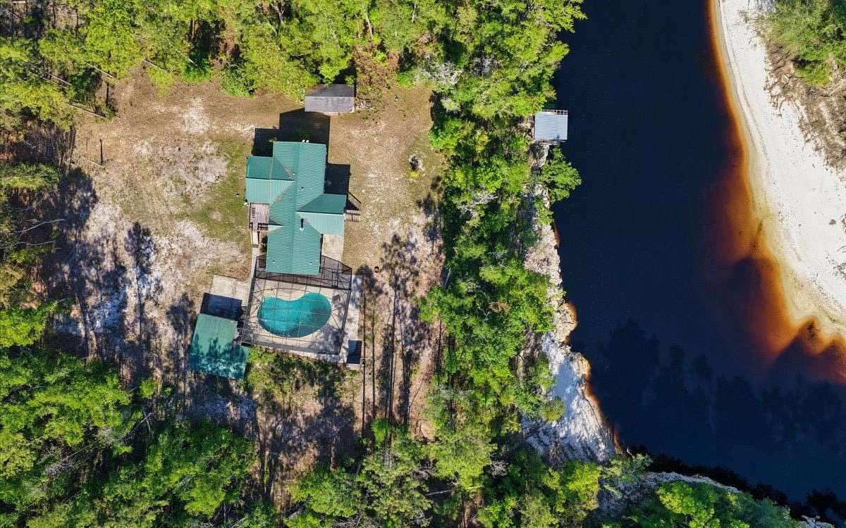 7.68 Acres of Land with Home for Sale in Jasper, Florida