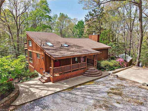 2.62 Acres of Land with Home for Sale in Village of Williamsburg, Virginia