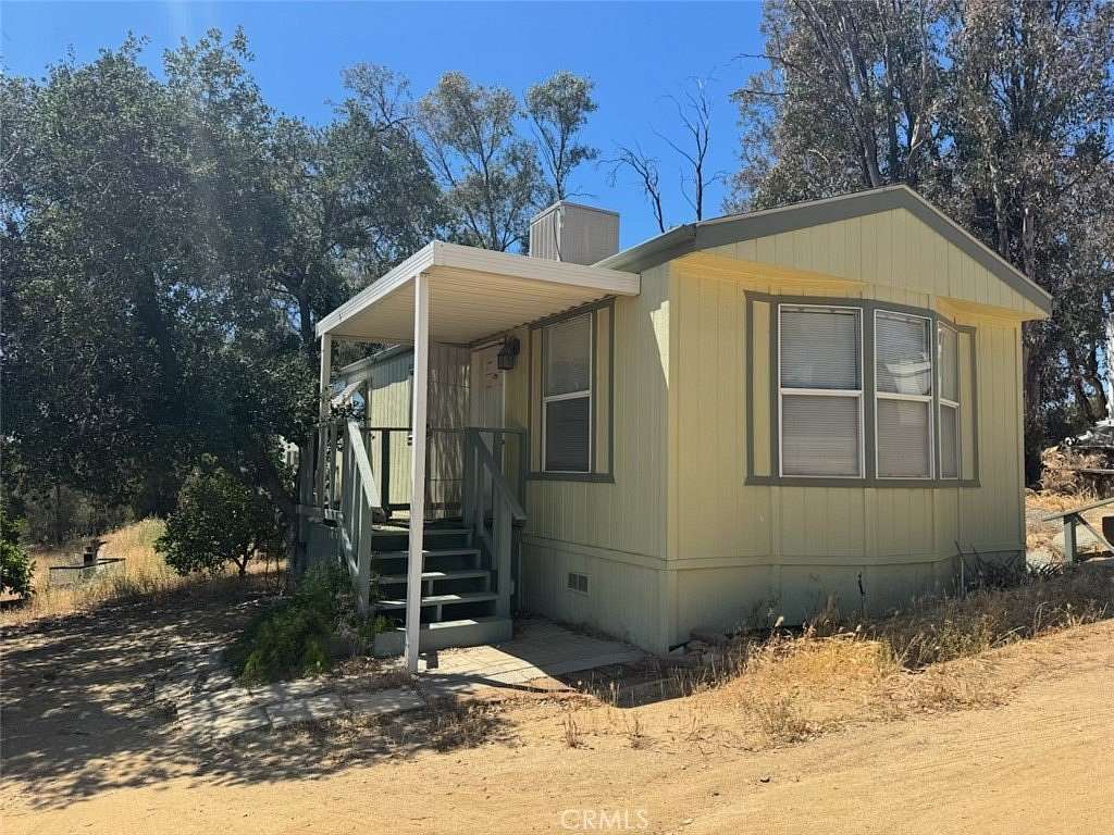 8.73 Acres of Land with Home for Lease in Menifee, California