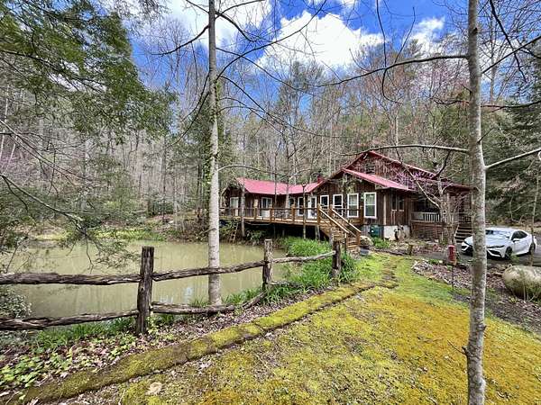 7.7 Acres of Land with Home for Sale in Del Rio, Tennessee