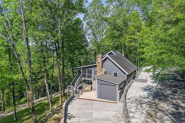 50 Acres of Land with Home for Sale in Silver Point, Tennessee