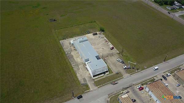 10 Acres of Improved Commercial Land for Sale in Victoria, Texas