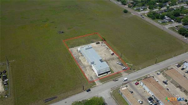10 Acres of Improved Commercial Land for Sale in Victoria, Texas
