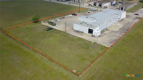 10 Acres of Improved Commercial Land for Sale in Victoria, Texas