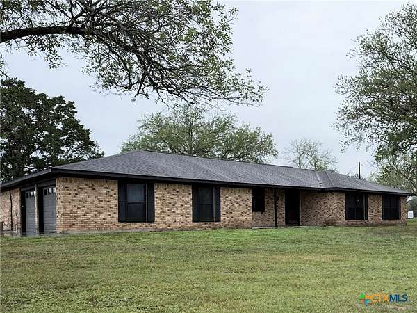 8.47 Acres of Land with Home for Sale in Victoria, Texas