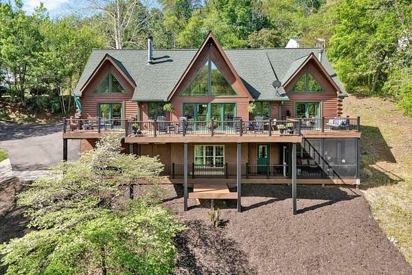 2.25 Acres of Land with Home for Sale in Hardy, Virginia