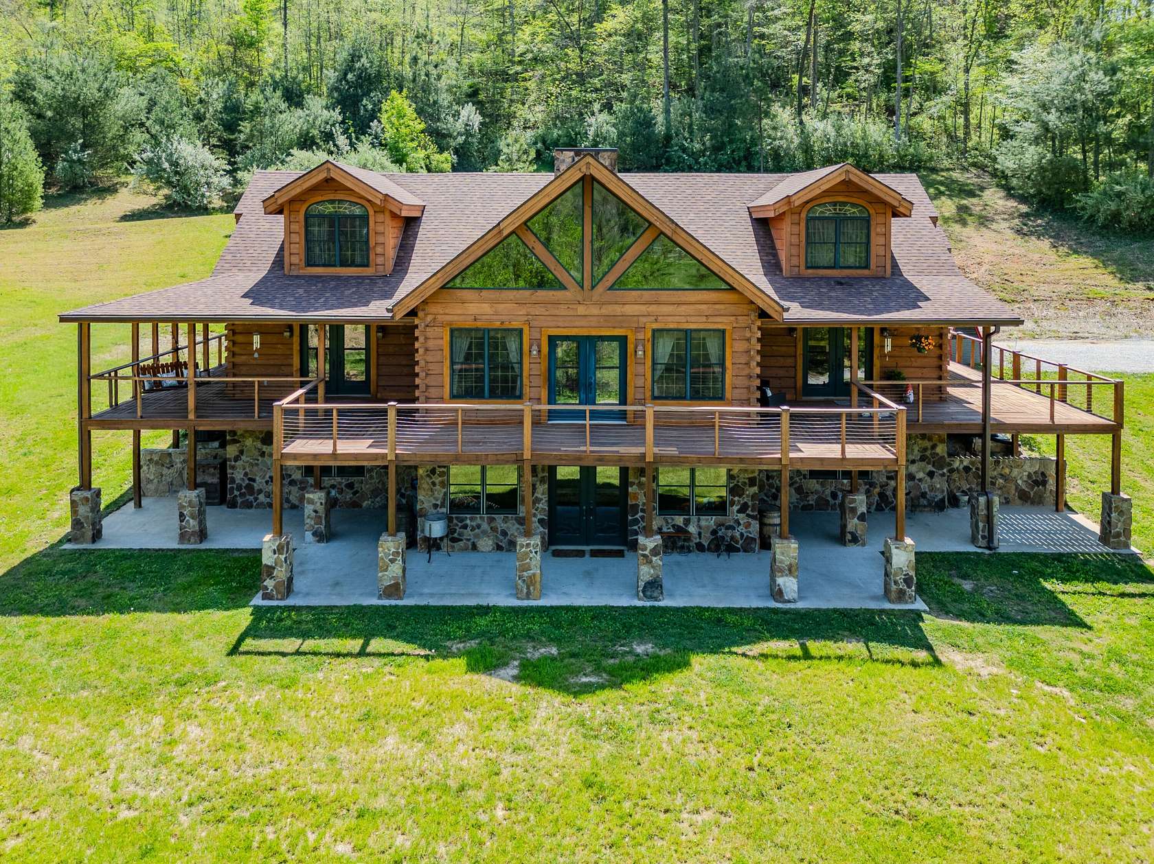 10 Acres of Land with Home for Sale in Manchester, Kentucky