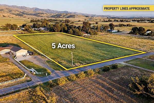 5 Acres of Residential Land for Sale in Hollister, California