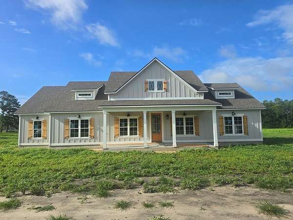 2.67 Acres of Land with Home for Sale in Nashville, Georgia