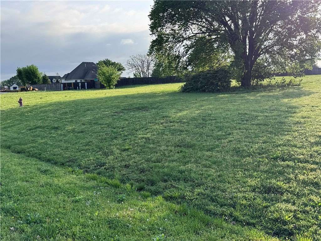1 Acre of Residential Land for Sale in Farmington, Arkansas