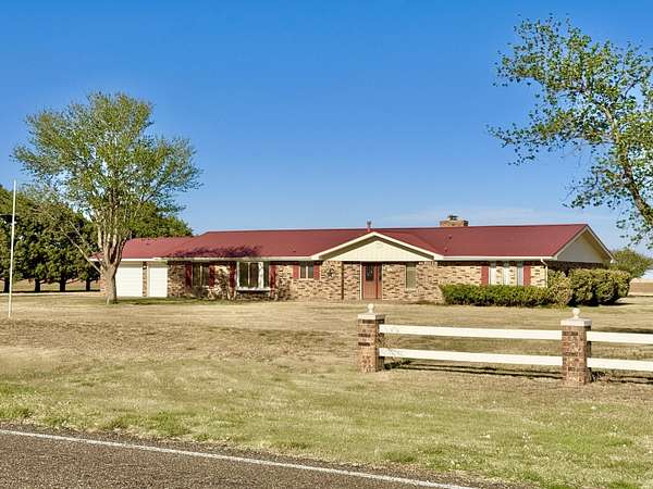 4.16 Acres of Land with Home for Sale in Plainview, Texas