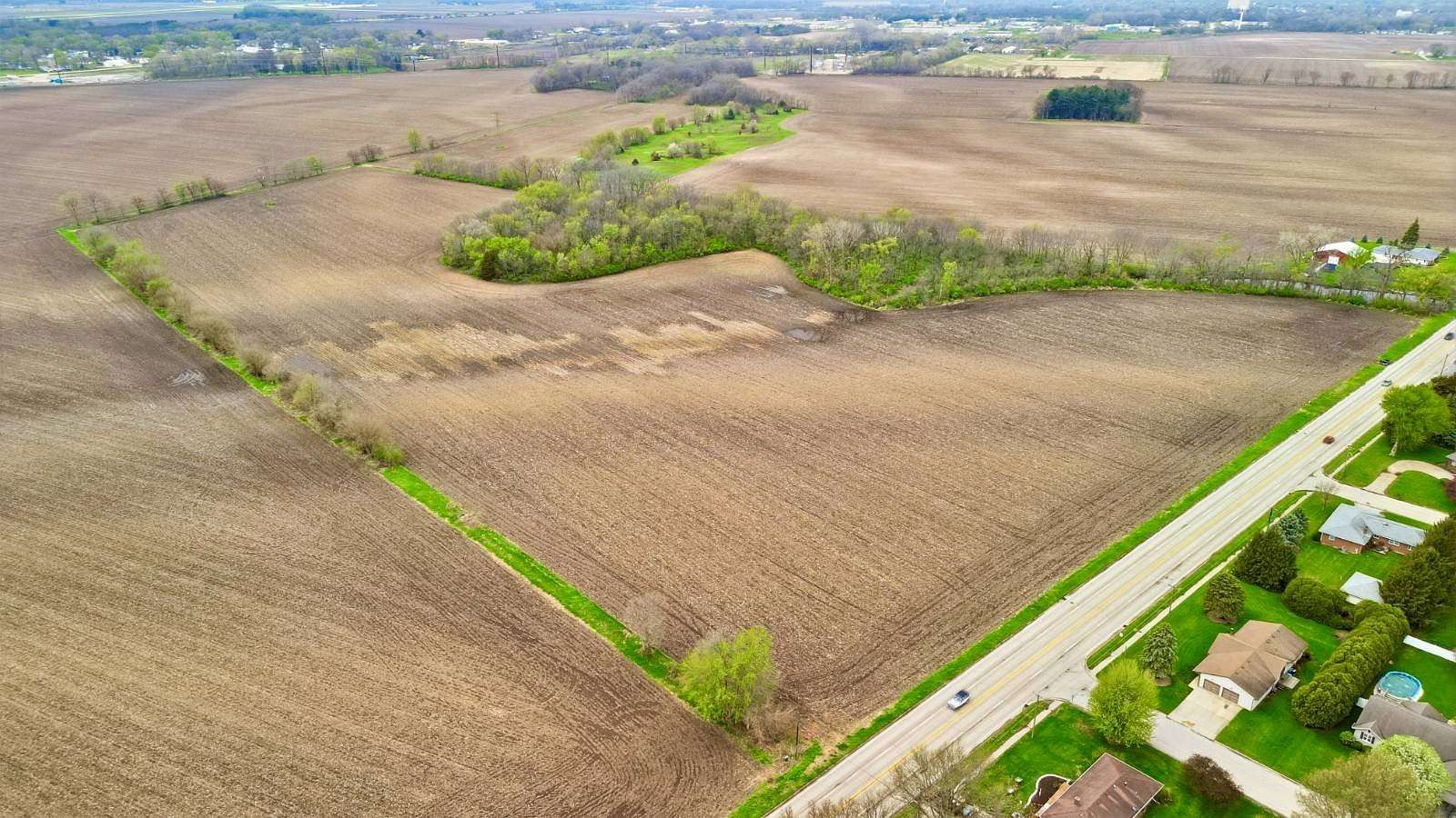 37.7 Acres of Agricultural & Residential Land for Sale in Rock Falls, Illinois
