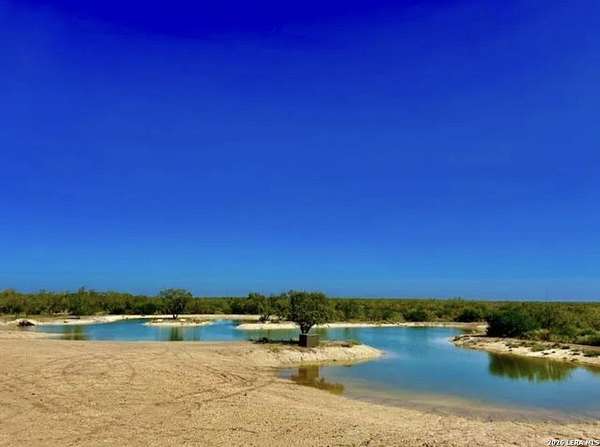522 Acres of Agricultural Land with Home for Sale in Pearsall, Texas