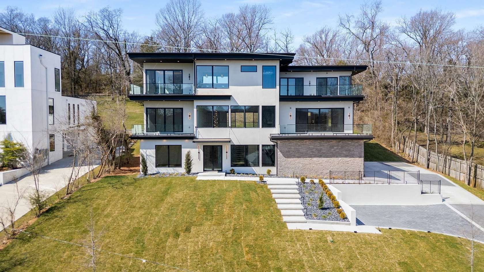 1.64 Acres of Land with Home for Sale in Nashville, Tennessee