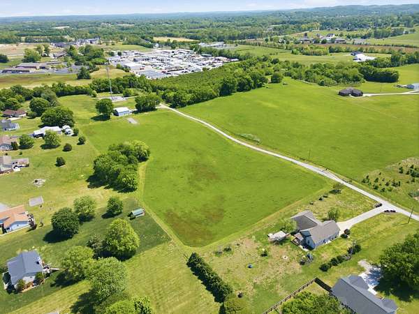 9.7 Acres of Land for Sale in Columbia, Tennessee