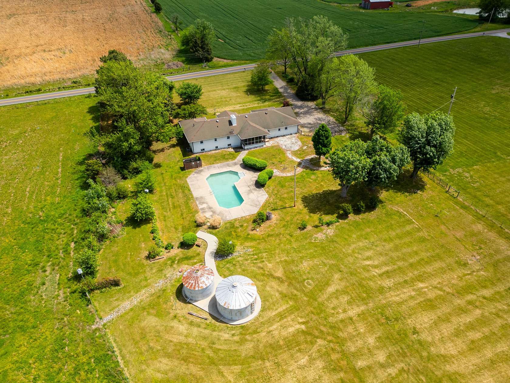 7.46 Acres of Land with Home for Sale in Springfield, Tennessee