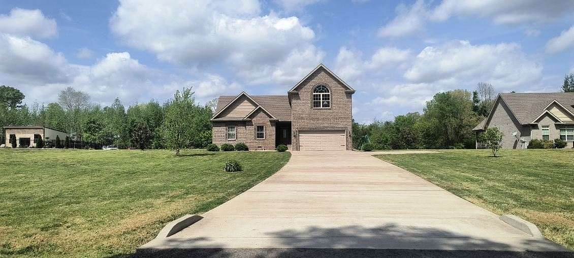 1.83 Acres of Improved Mixed-Use Land for Sale in Ashland City, Tennessee