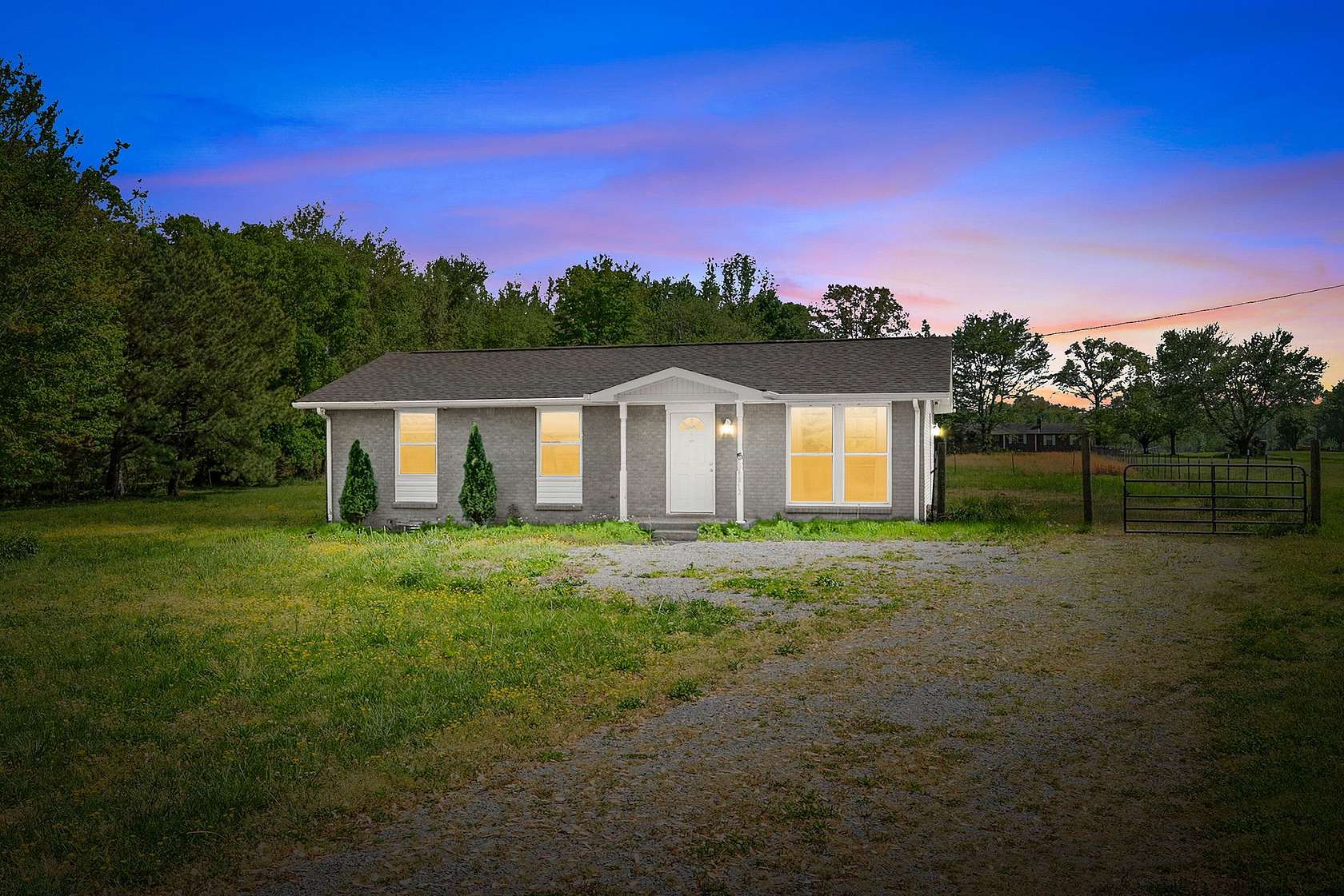 2.5 Acres of Land with Home for Sale in Clarksville, Tennessee