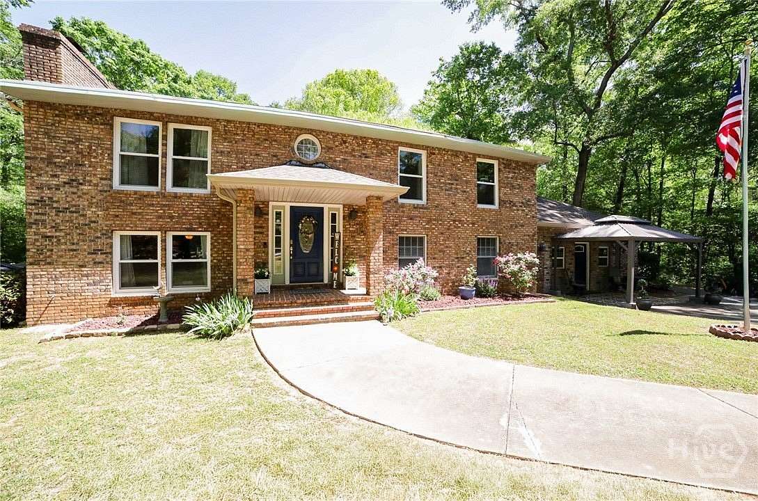 4 Acres of Land with Home for Sale in Commerce, Georgia