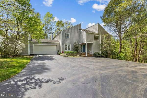 2.49 Acres of Land with Home for Sale in Vienna, Virginia