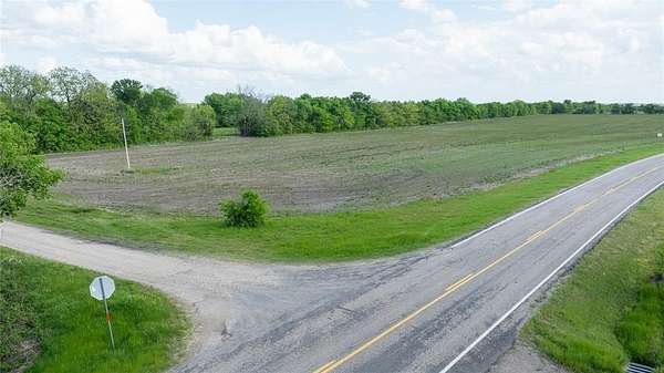 1 Acre of Residential Land for Sale in Roxton, Texas