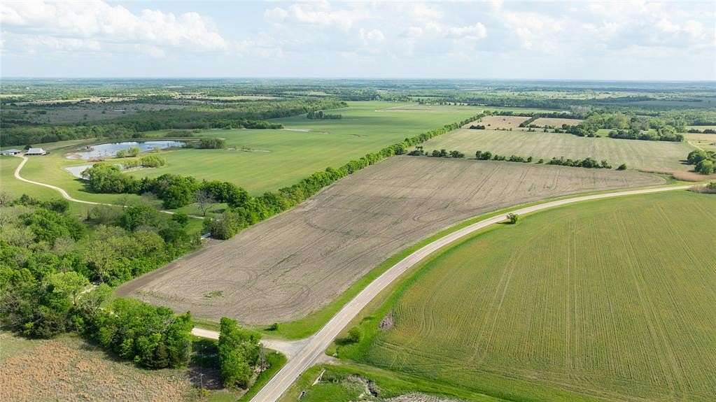 1 Acre of Residential Land for Sale in Roxton, Texas