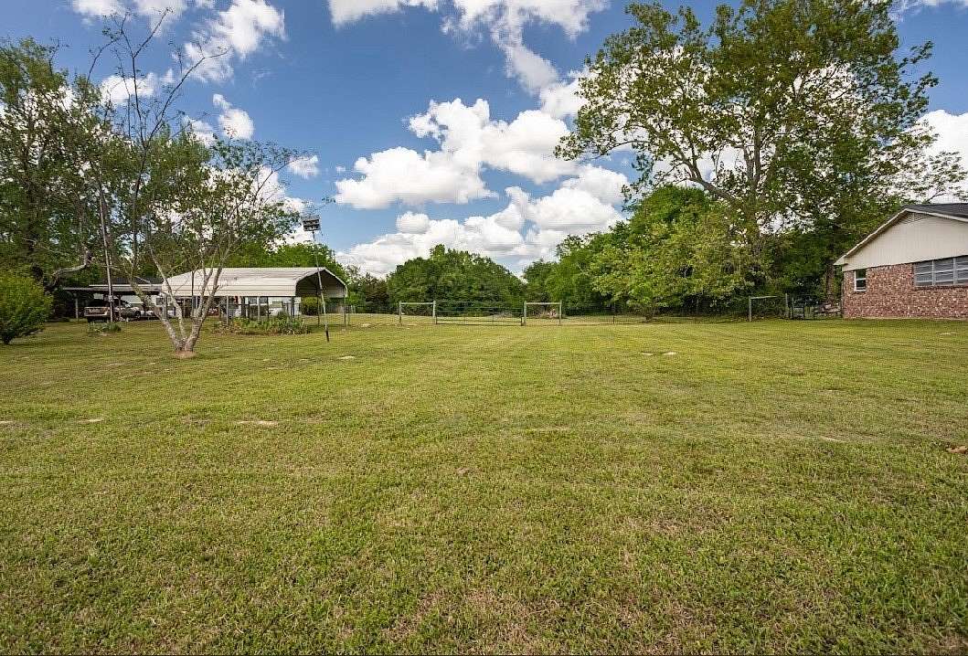 1.5 Acres of Land for Sale in Ben Wheeler, Texas